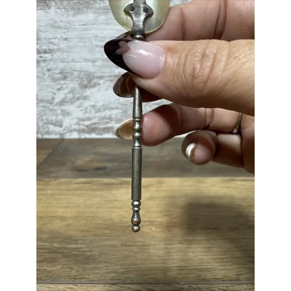Art Nouveau Tea Spoon – Mother of Pearl Decorative Metal Handle
